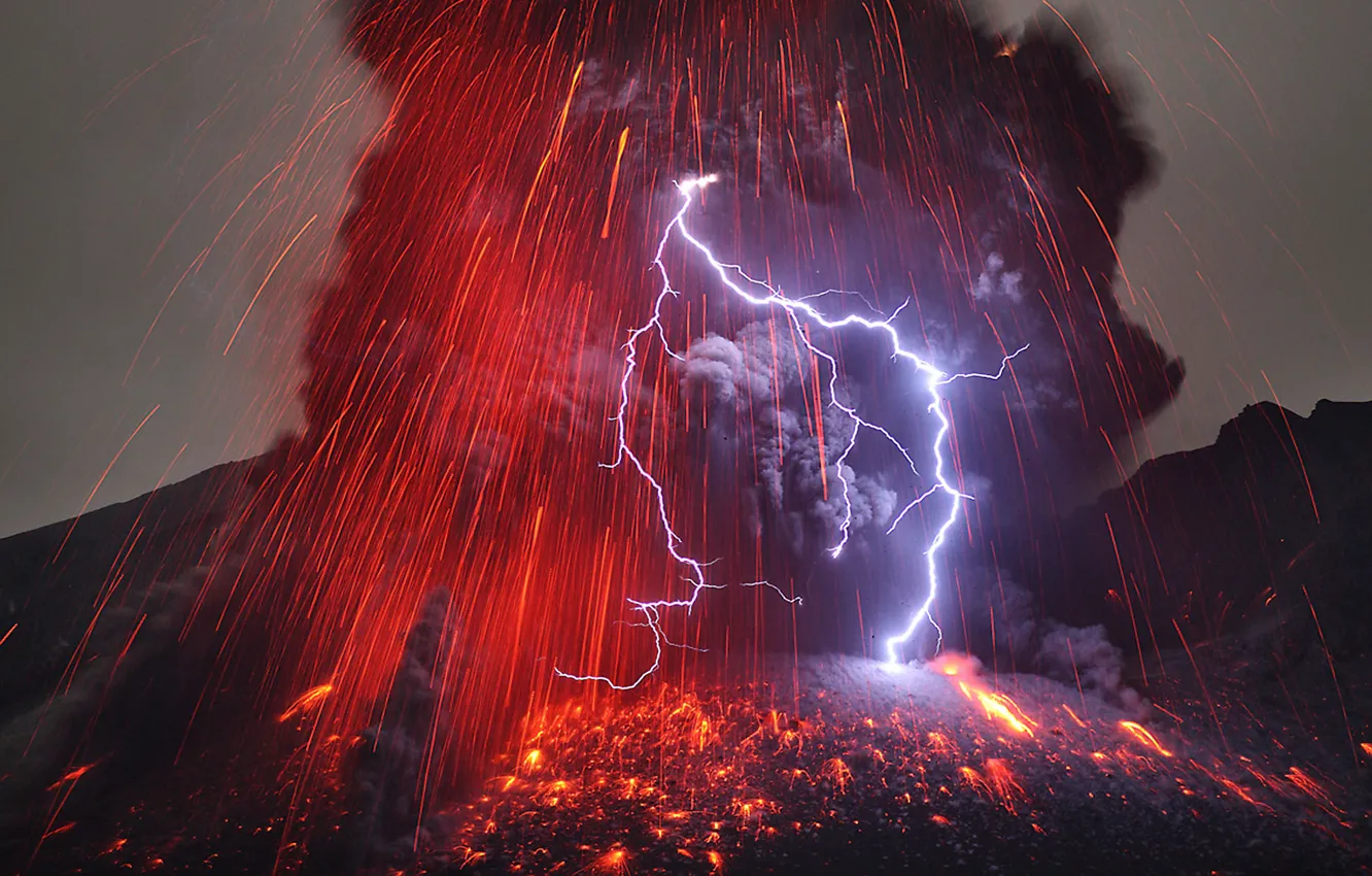 Фото обои гроза, пепел, огонь, стихия, молния, дым, вулкан, лава