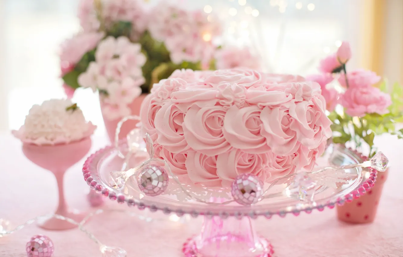 Фото обои цветы, розовый, шар, торт, гирлянда, cake, крем, pink