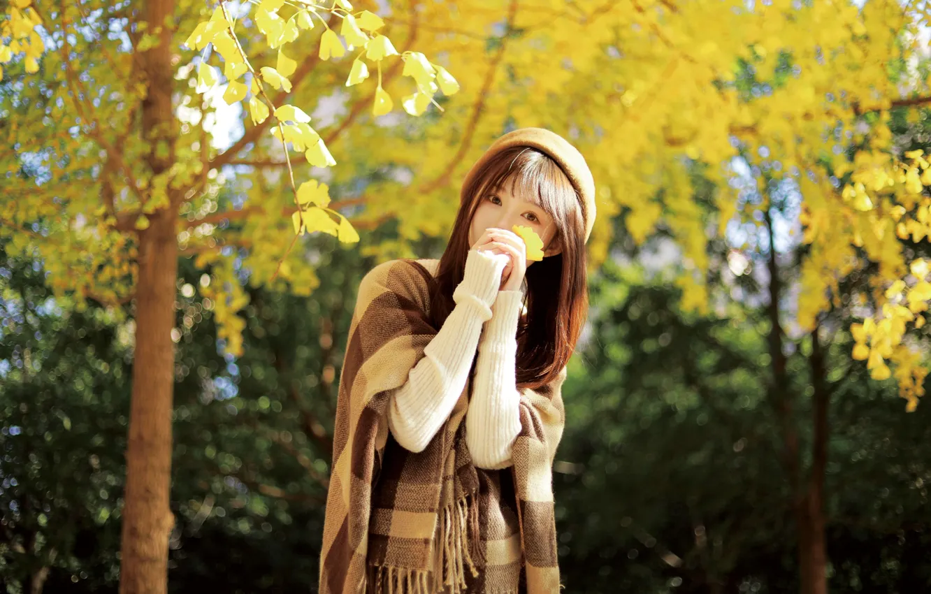 Фото обои Beautiful, Asian, Model, Flowers, Smile, Woman, Cute, Trees