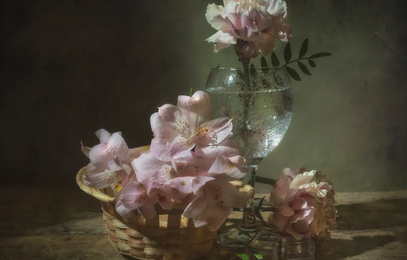 Фото обои цветы, лилии, бокал, розы, натюрморт, корзинка, Владимир Володин