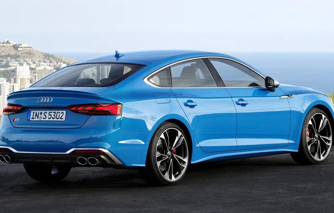 Фото обои море, город, Audi, голубой, панорама, Sportback, Audi S5 Sportback TDI
