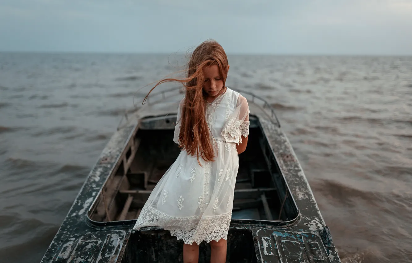 Фото обои ветер, девочка, веснушки, Ульяна Найденкова