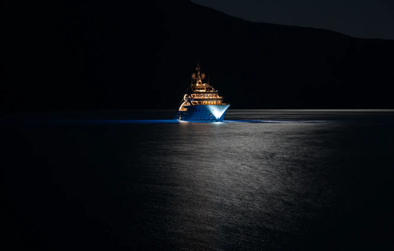 Фото обои море, ночь, огни, яхта, супер, мега, горы., super yacht