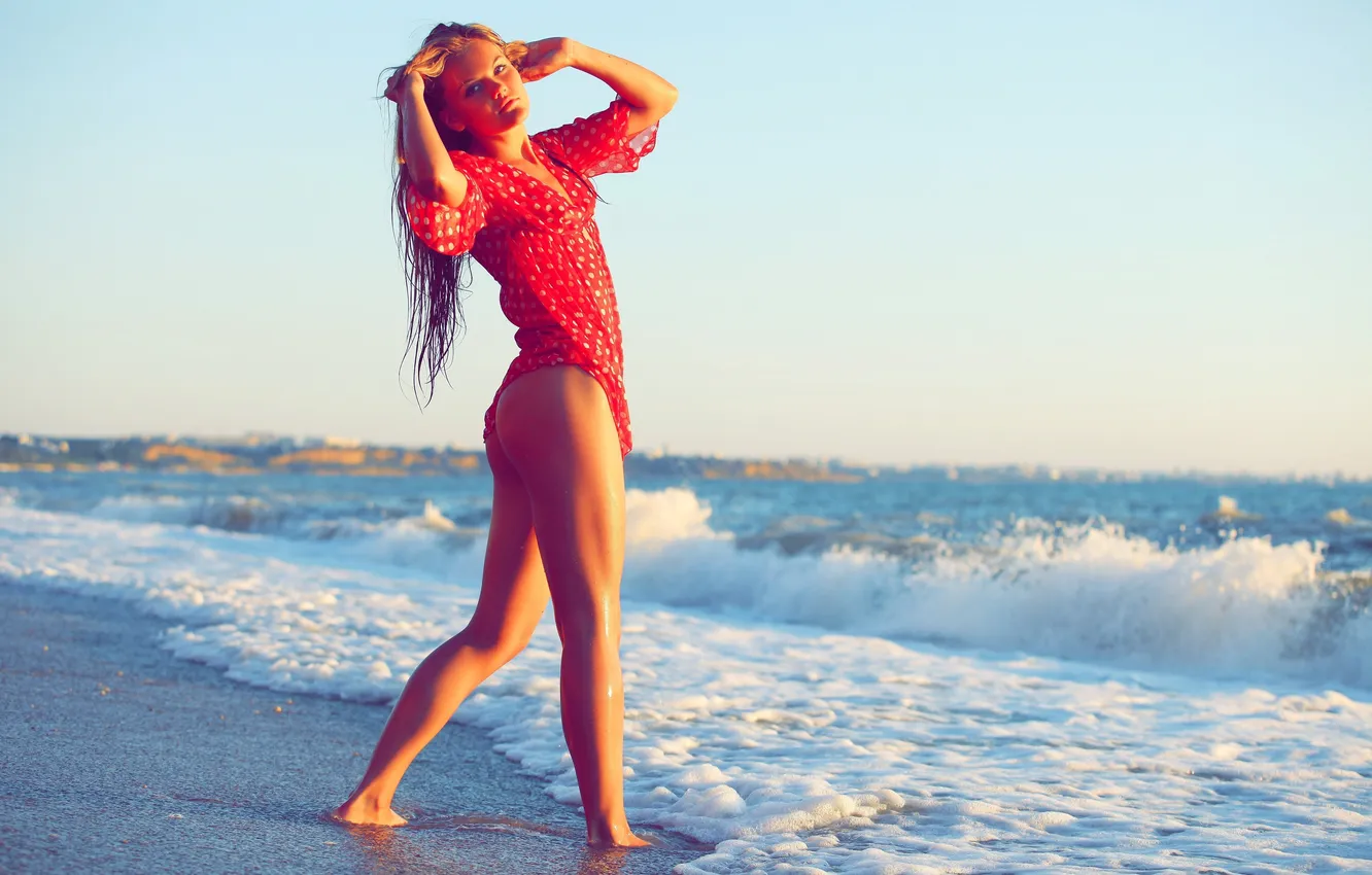 Фото обои море, пляж, пена, вода, девушка, модель, April