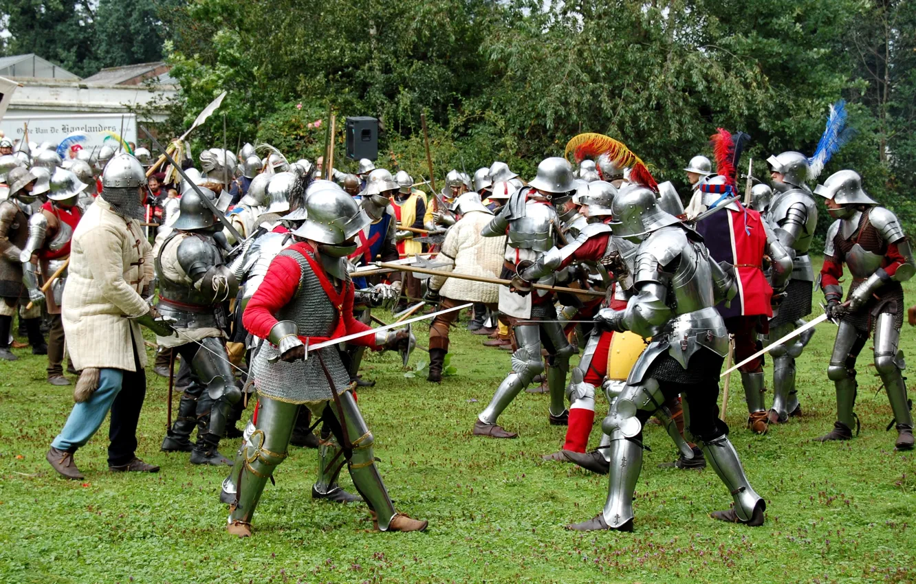 Фото обои зелень, трава, доспехи, битва, сражение, мечи, средневековье, щиты