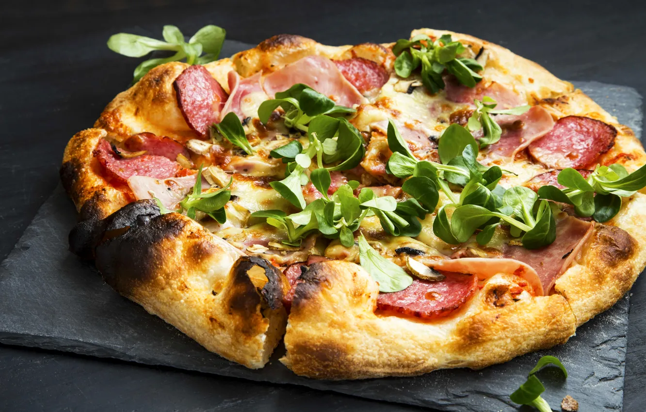 Фото обои зелень, сыр, пицца, колбаса, pizza, cheese, ветчина, Fast food