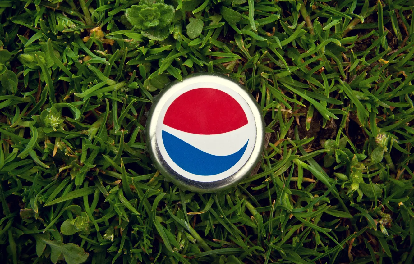 Фото обои трава, макро, пробка, крышка, cola, Pepsi, Пепси, крышечка