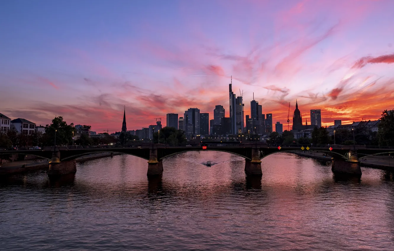 Фото обои закат, мост, город, огни, река, небоскребы, вечер, Германия