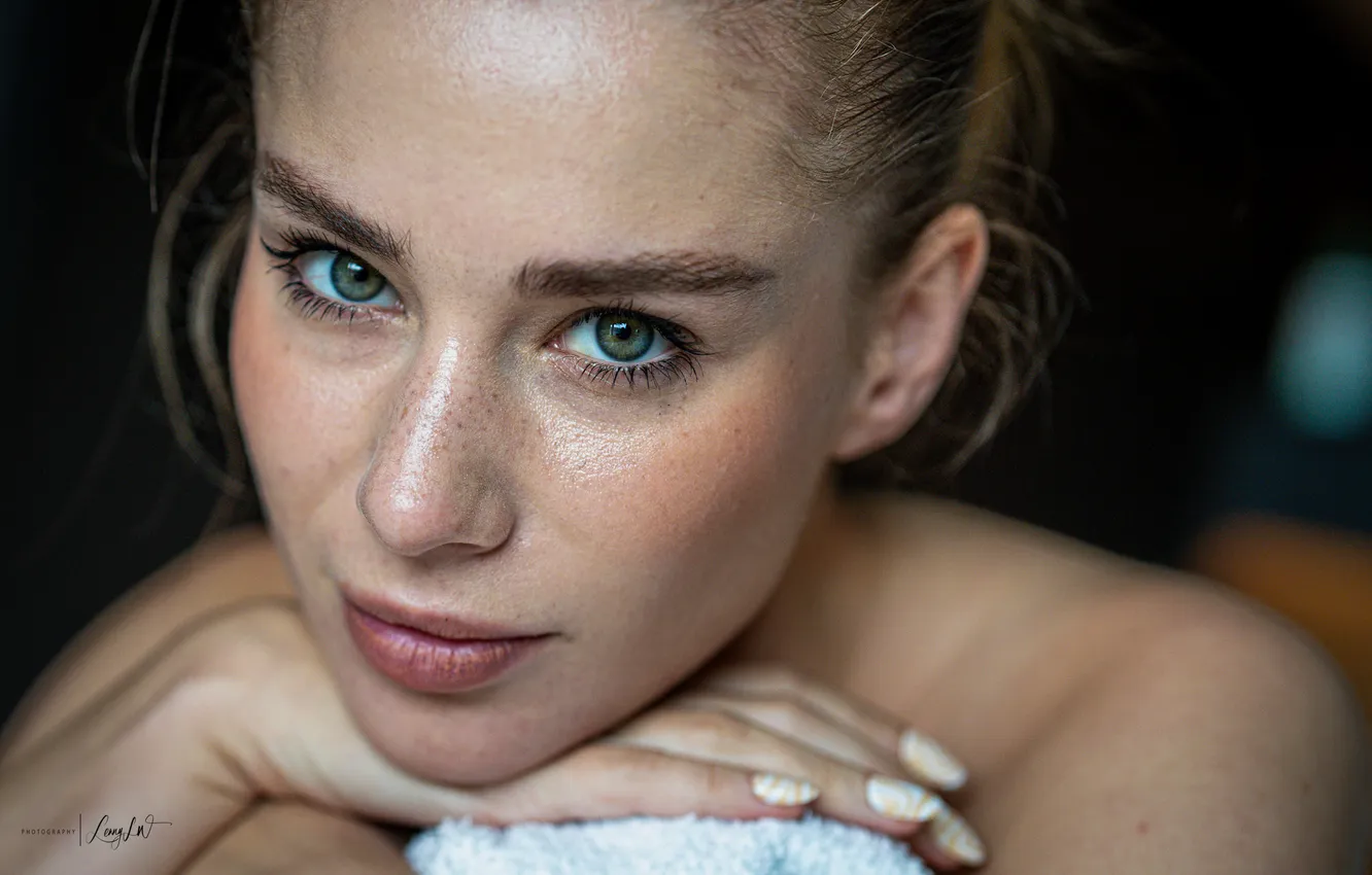 Фото обои girl, green eyes, photo, photographer, model, face, blonde, portrait