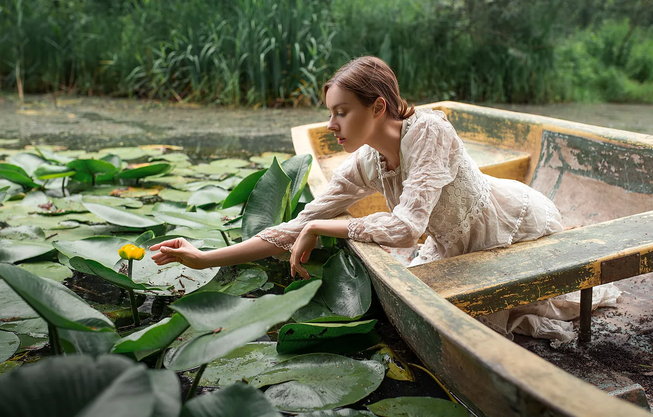 Фото обои девушка, лодка, кувшинки, Дмитрий Бегма, фотосессия в воде