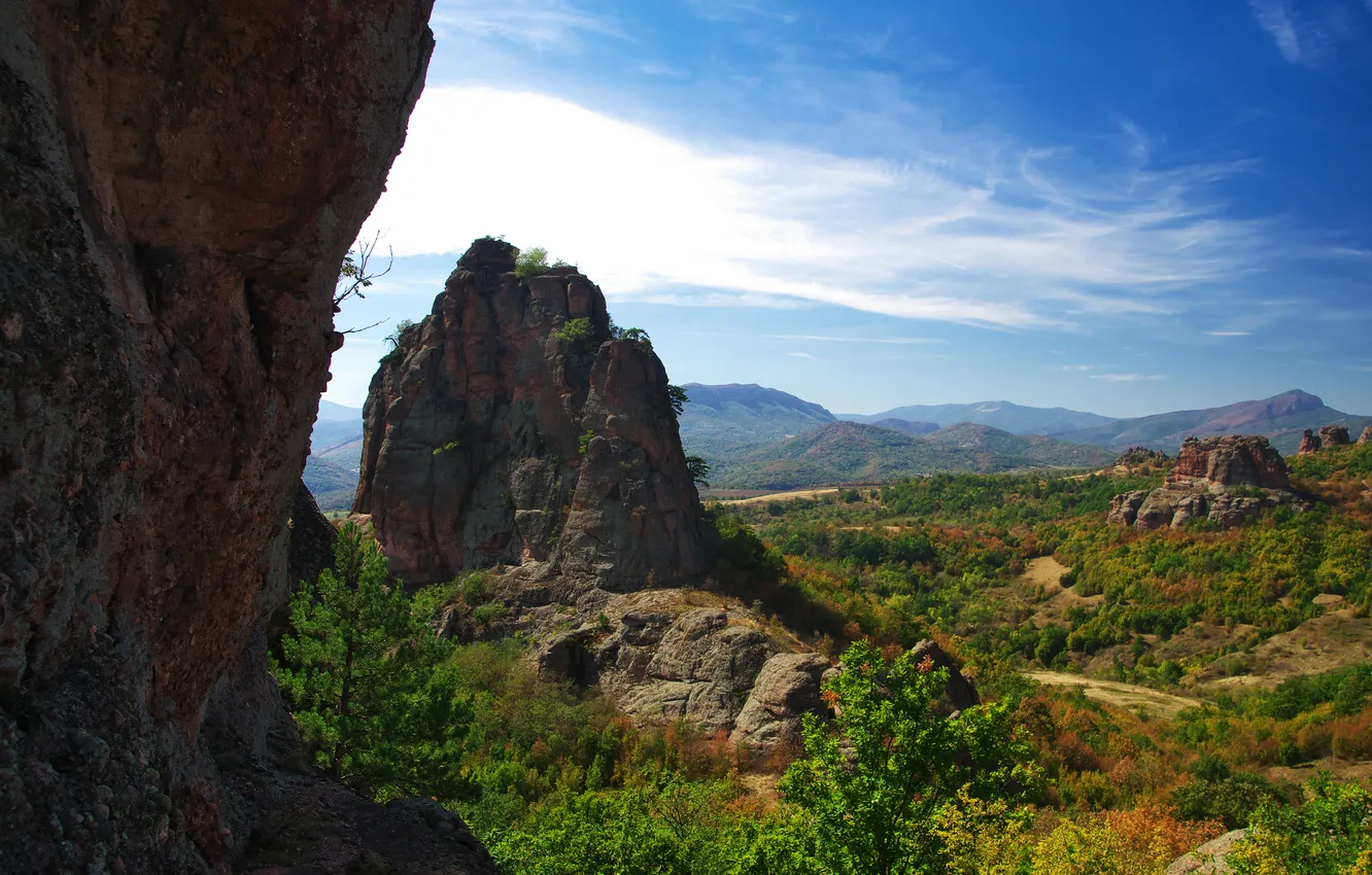 Фото обои Небо, Горы, Скала, Болгария, Borovitsa
