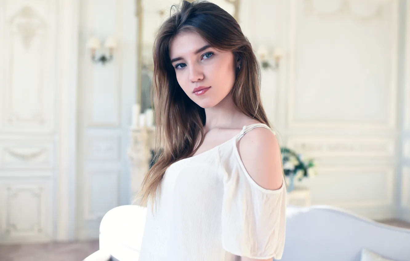 Фото обои girl, woman, young, beautiful, hair, clothing, looking, mouth