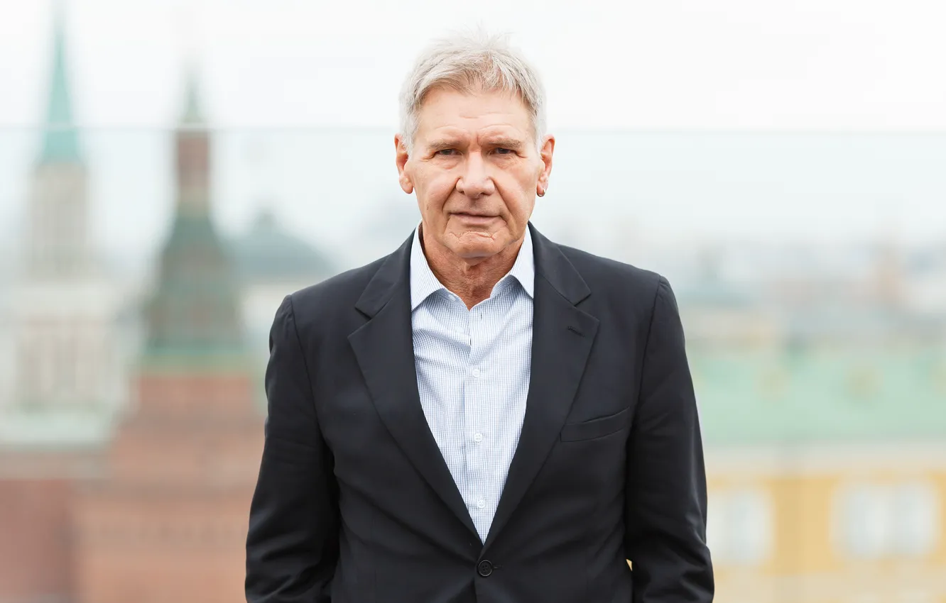Фото обои actor, smile, pose, suit, Harrison Ford, star of Hollywood