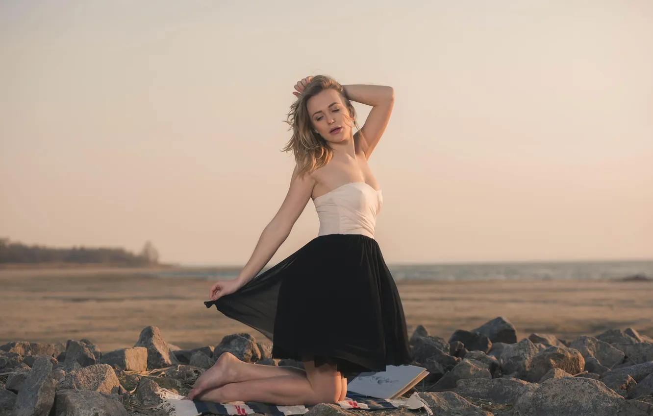 Фото обои girl, young, beautiful, model, sweet, stones, book, blonde