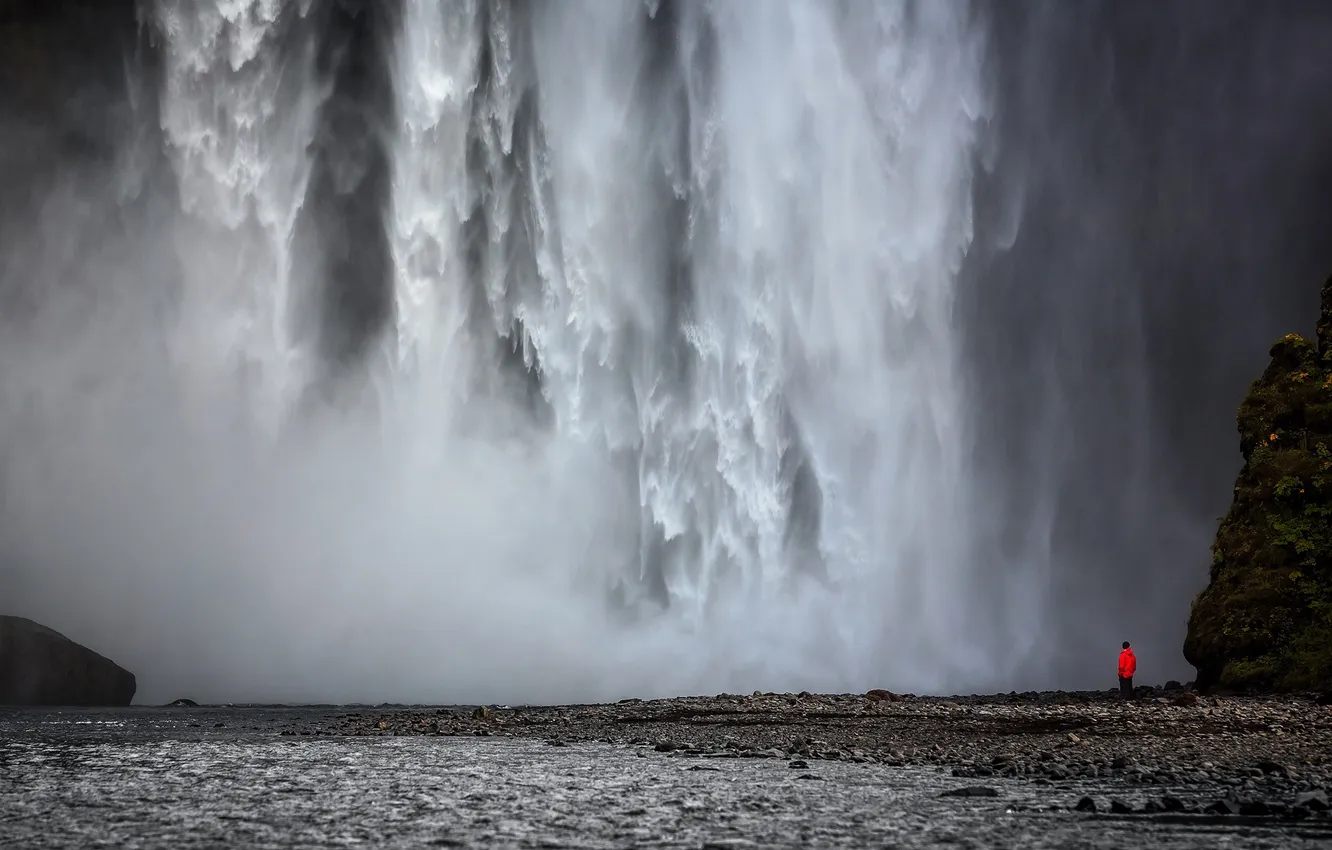 Фото обои человек, водопад, размер