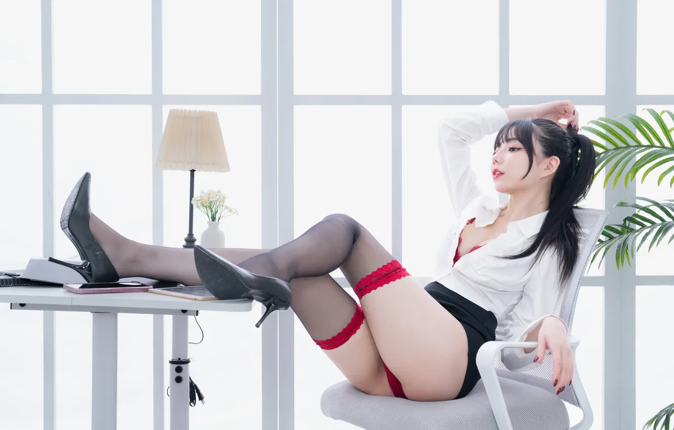 Фото обои девушка, поза, азиатка