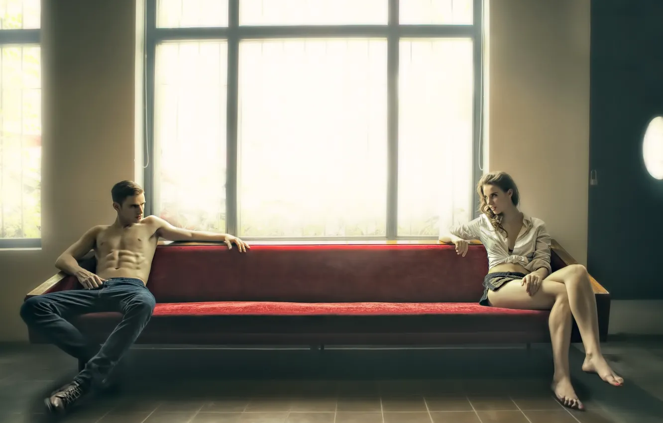 Фото обои девушка, диван, парень