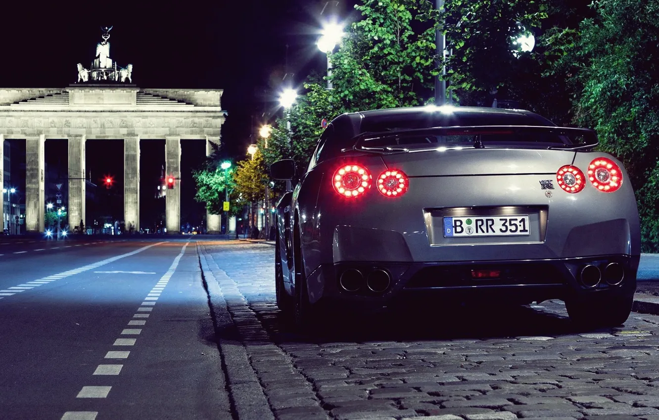 Фото обои ночь, город, париж, Nissan GTR