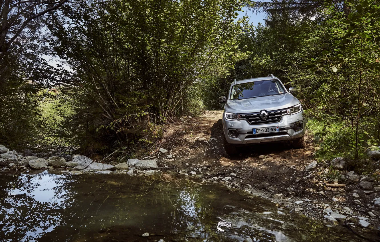 Фото обои вода, камни, Renault, пикап, 4x4, кустарник, 2017, Alaskan