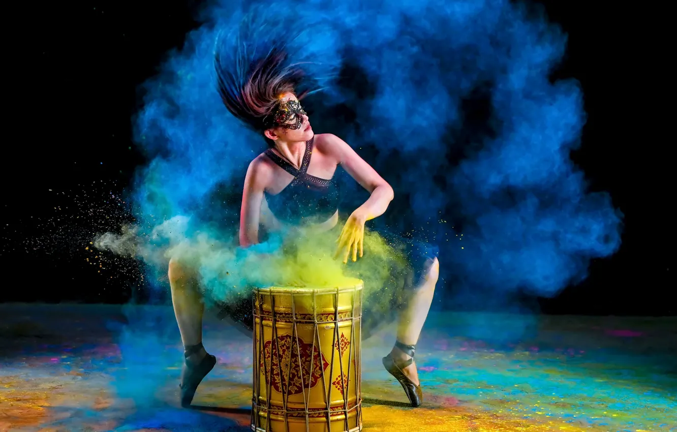 Фото обои девушка, музыка, краска, цвет, пыль, барабан