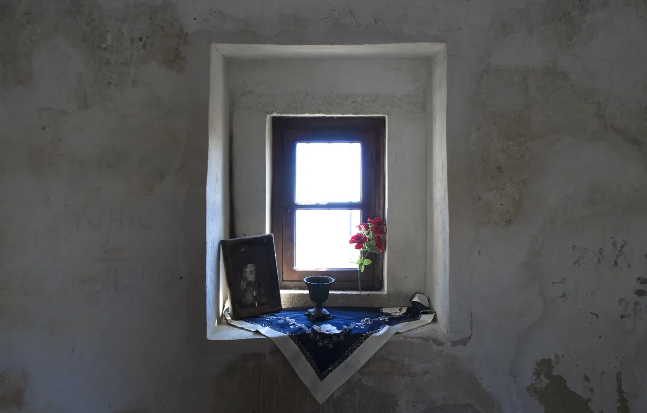 Фото обои rose, island, window, picture, darkness, shadow, kos, worship