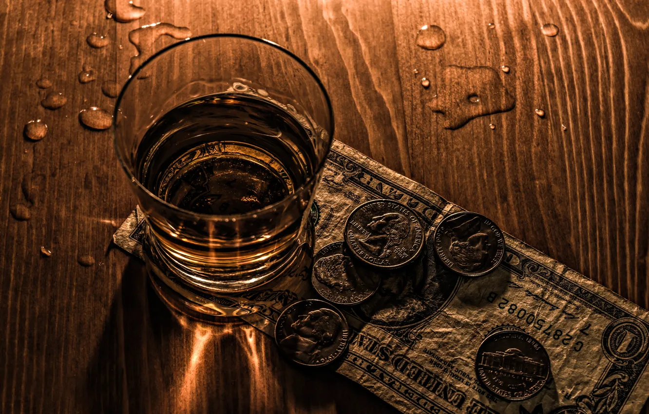 Фото обои доллар, алкоголь, стопка, монеты, запой