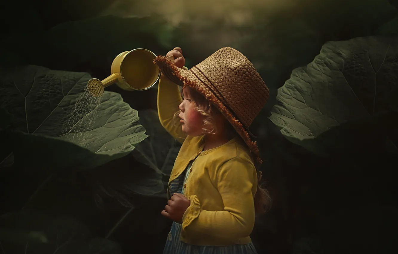 Фото обои листья, природа, девочка, лейка, шляпка, малышка, фотоарт, Ксения Лысенкова