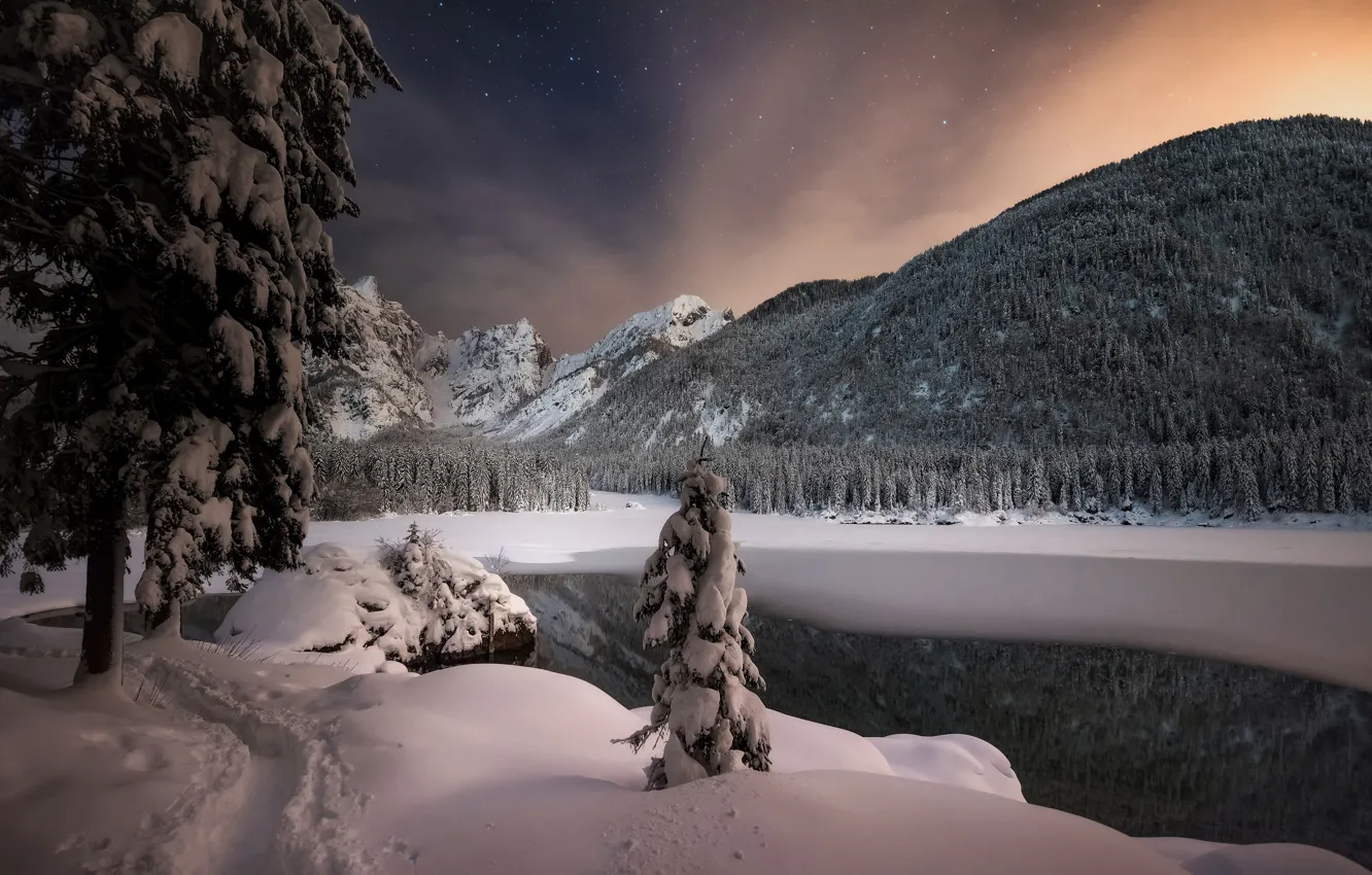Фото обои зима, снег, деревья, горы, ночь, озеро, Италия, Italy