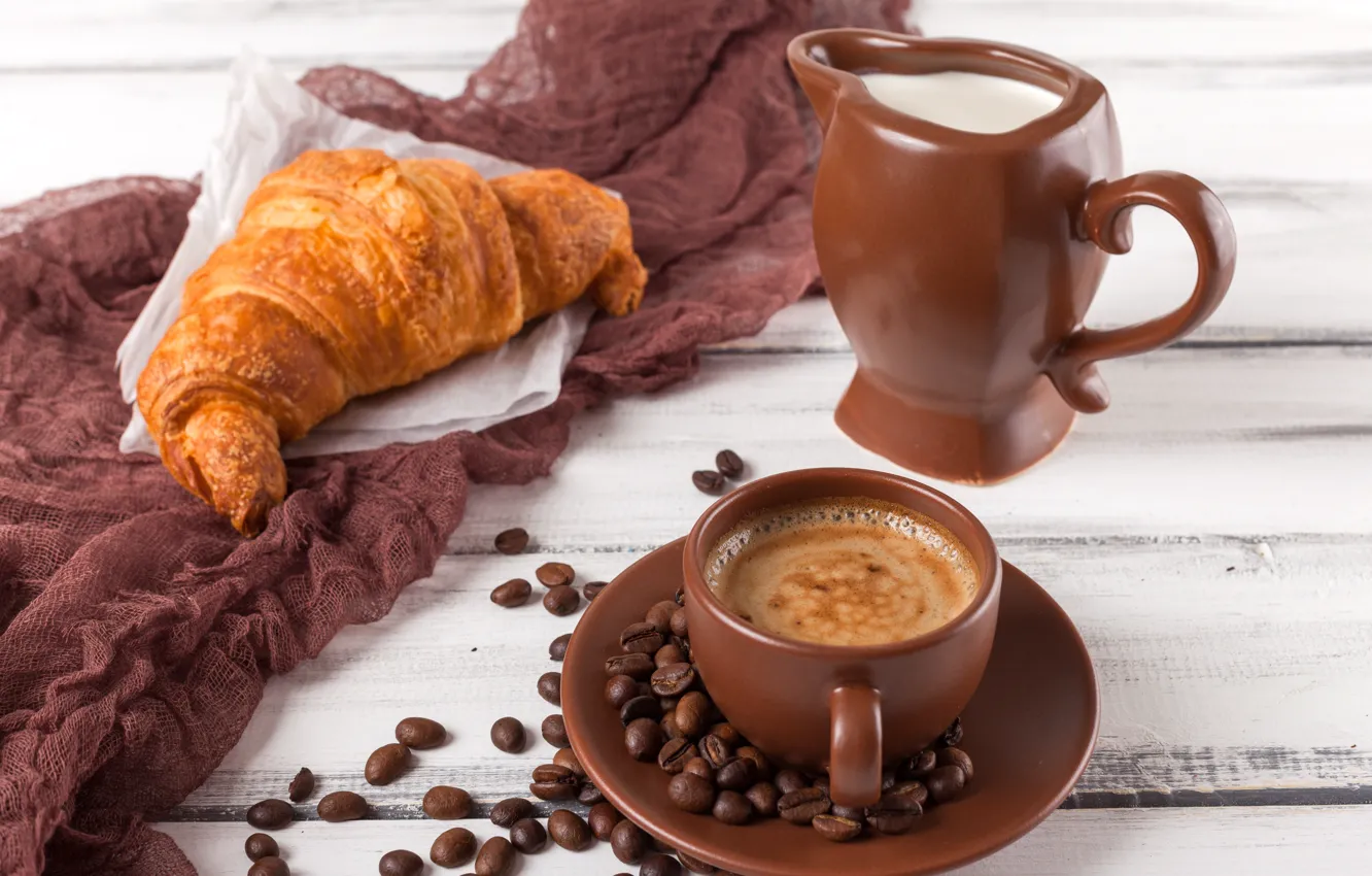 Фото обои стол, кофе, завтрак, молоко, чашка, круассан, Roman Osadchiy