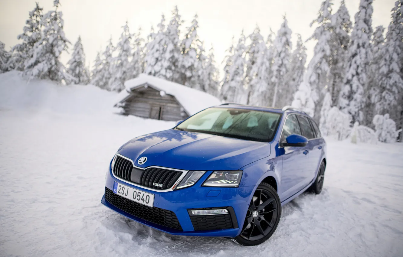 Фото обои зима, снег, синий, Škoda, универсал, Skoda, 2019, Octavia Combi RS
