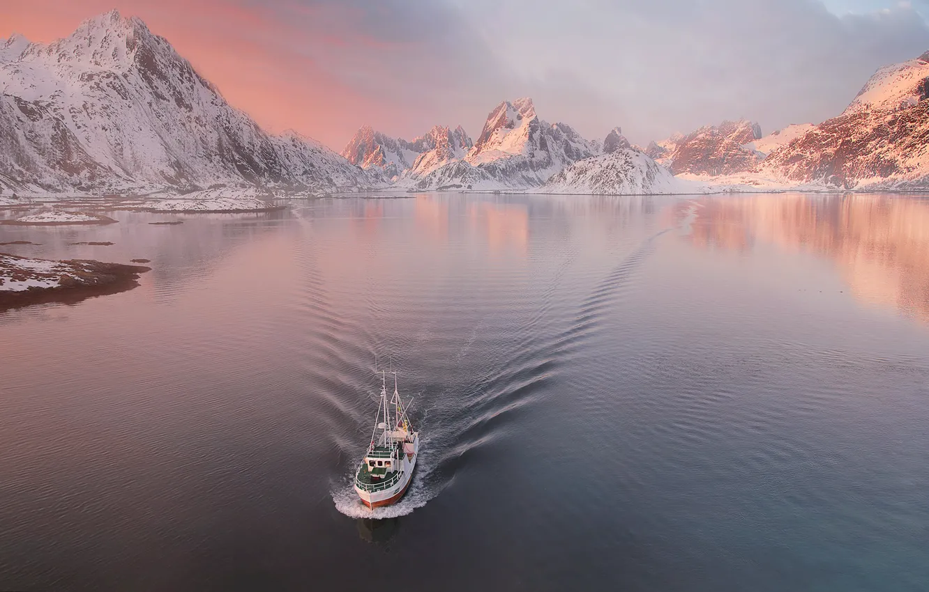 Фото обои горы, корабль, Норвегия, залив, Norway, Лофотенские острова, Lofoten, Nordland