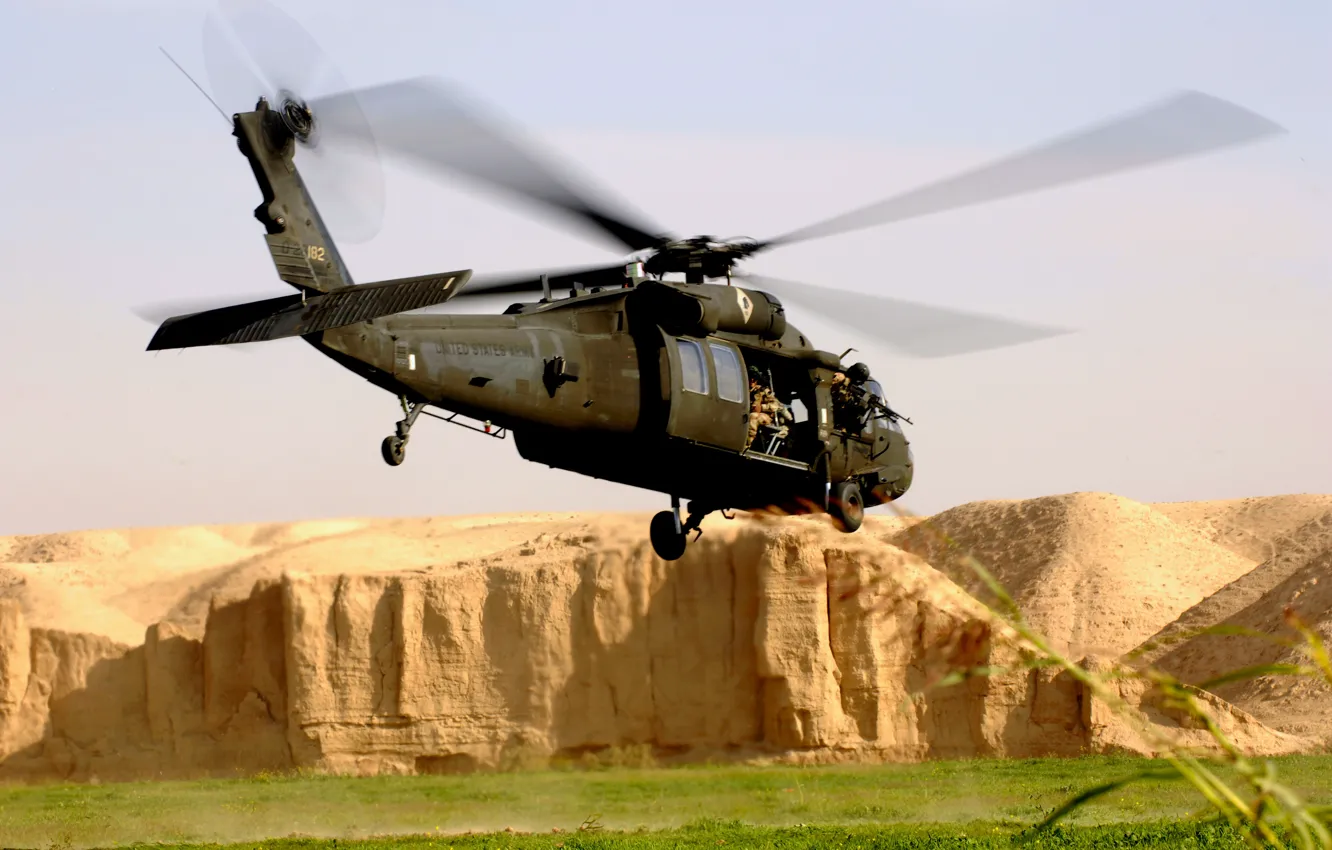 Фото обои пустыня, вертолёт, UH-60, Blackhawk