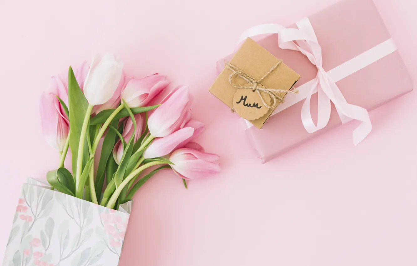Фото обои фон, розовый, подарок, букет, лента, тюльпаны, день матери
