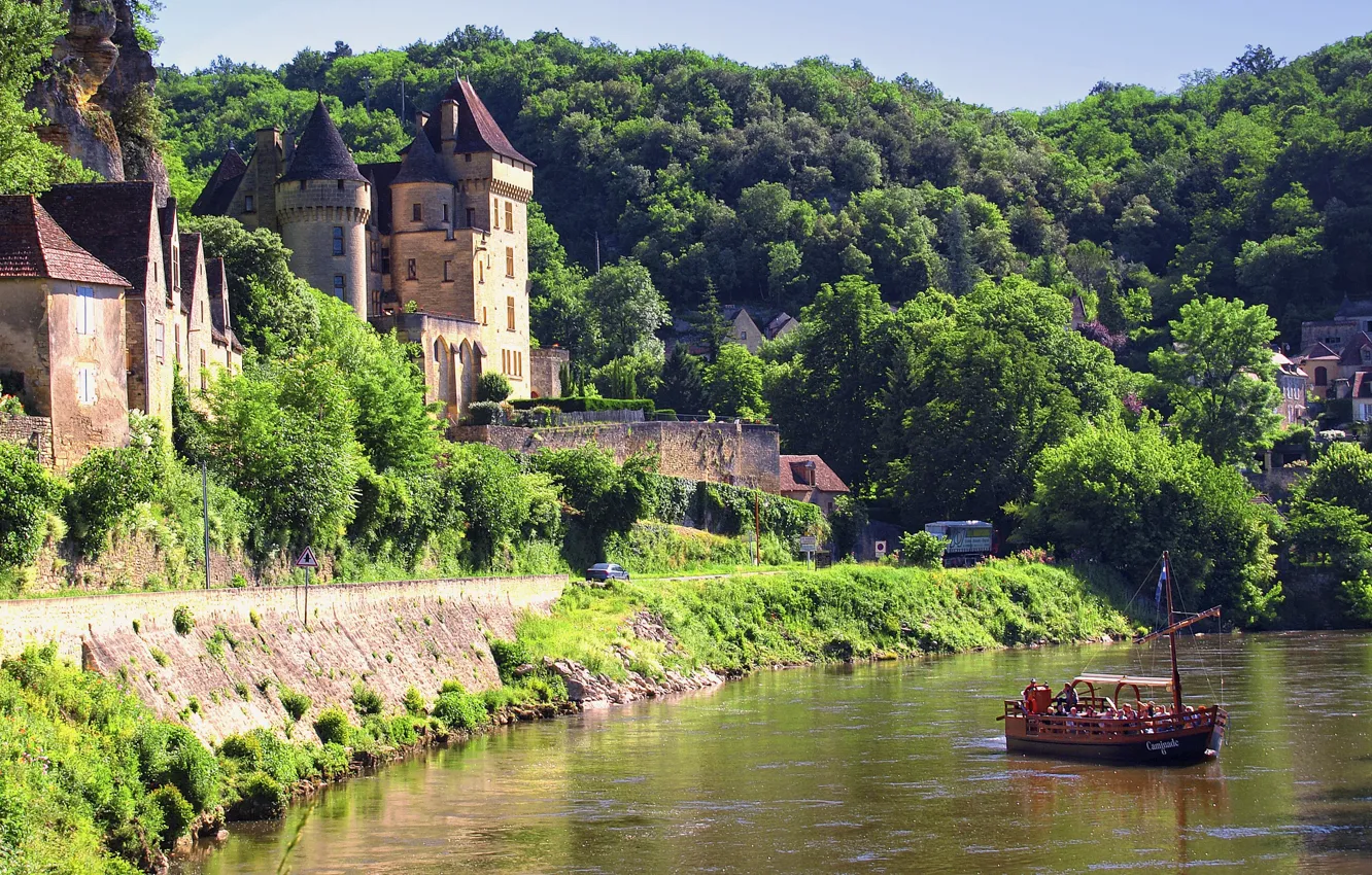 Фото обои горы, город, река, Франция, France, Dordogne, village La Roque Gageac, Chateau de la Mallantrie