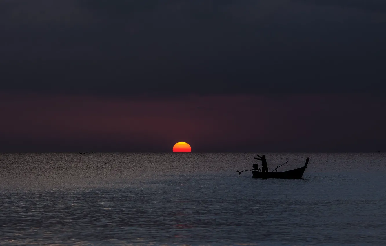 Фото обои море, закат, лодка, рыбаки