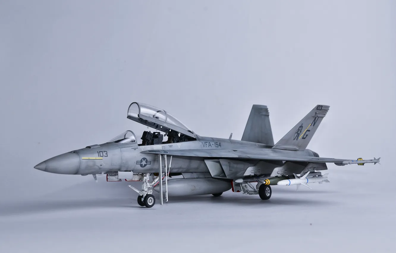 Фото обои игрушка, истребитель, многоцелевой, Hornet, моделька, «Хорнет», CF-18