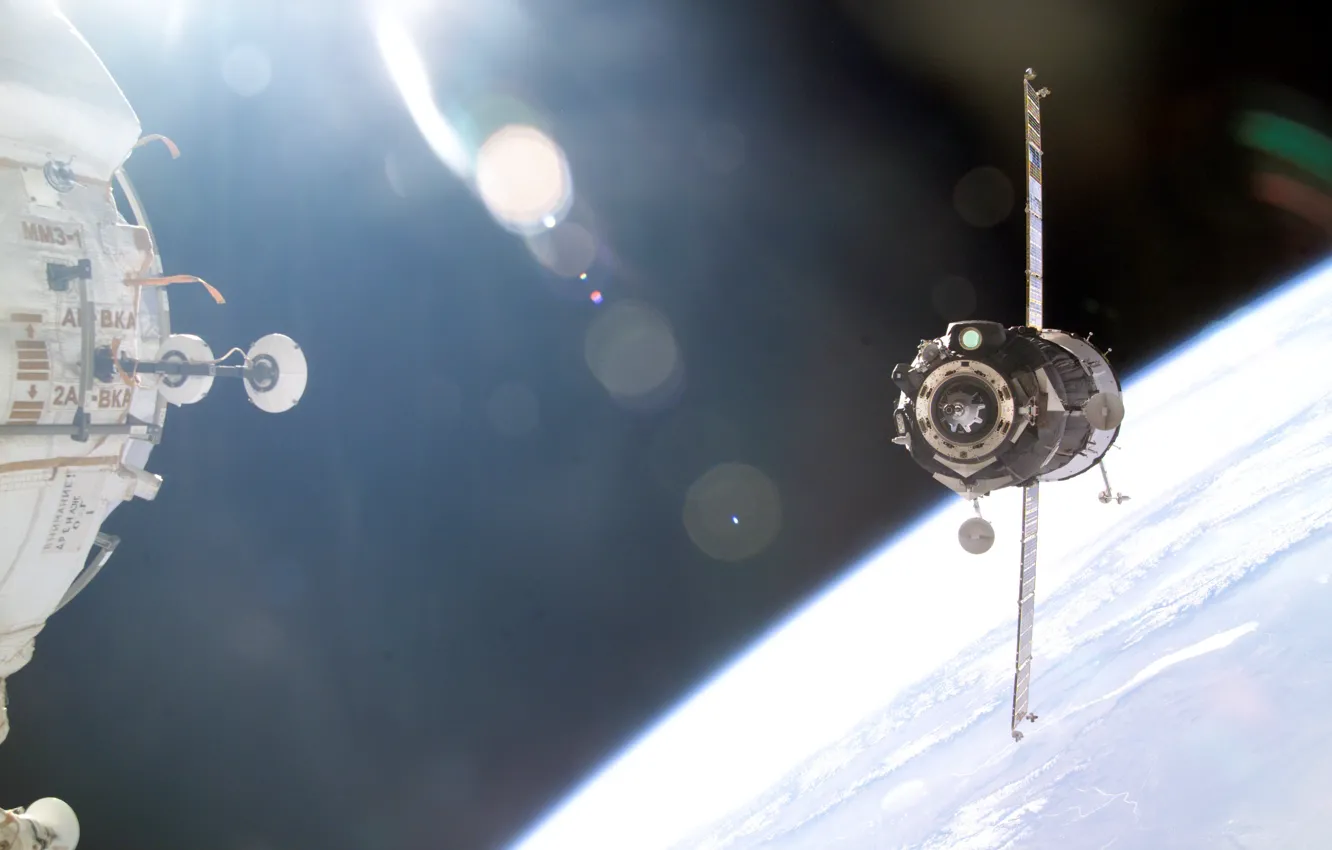 Фото обои космос, Земля, стыковка с МКС