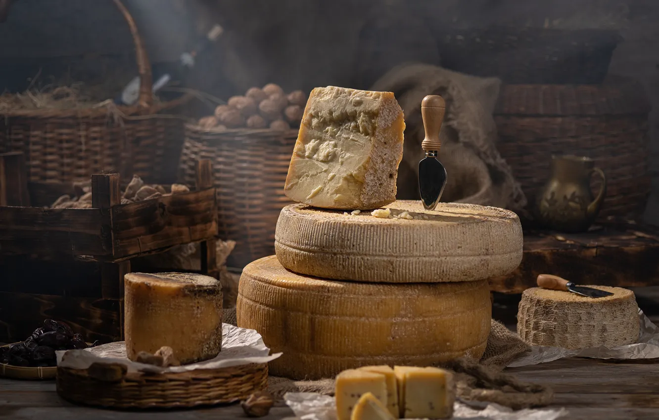 Фото обои сыр, орехи, натюрморт, корзины, сыры, Александр Хардин