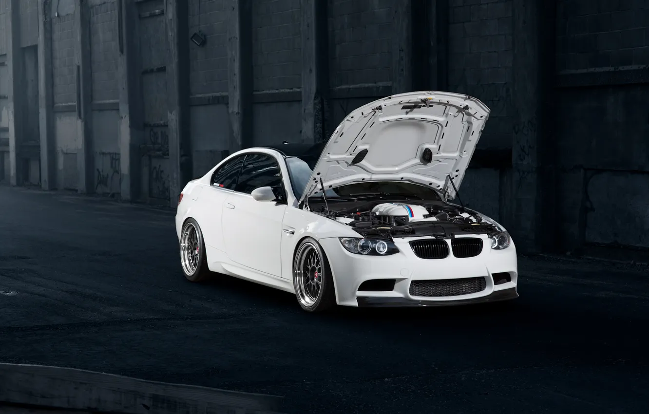 Фото обои бмв, BMW, белая, white, front, E92, открытый капот
