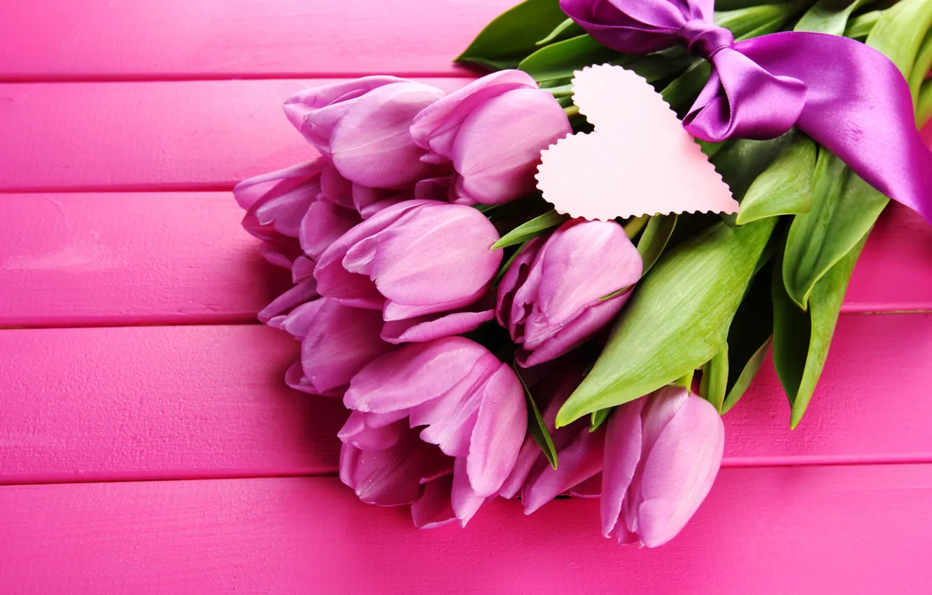 Фото обои цветы, сердце, лента, тюльпаны, розовые, бант, сердечко, ленточка