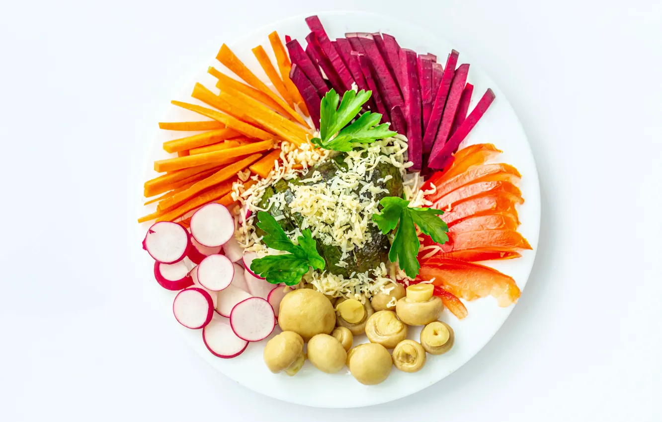 Фото обои грибы, тарелка, белый фон, морковь, редис, свекла