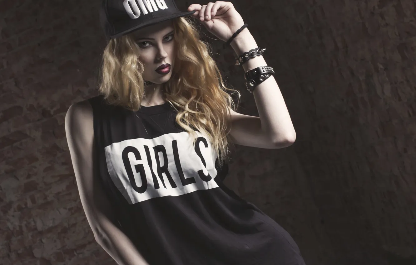 Фото обои Dark, Red, Sexy, Girls, Blonde, View, Lips, Hair