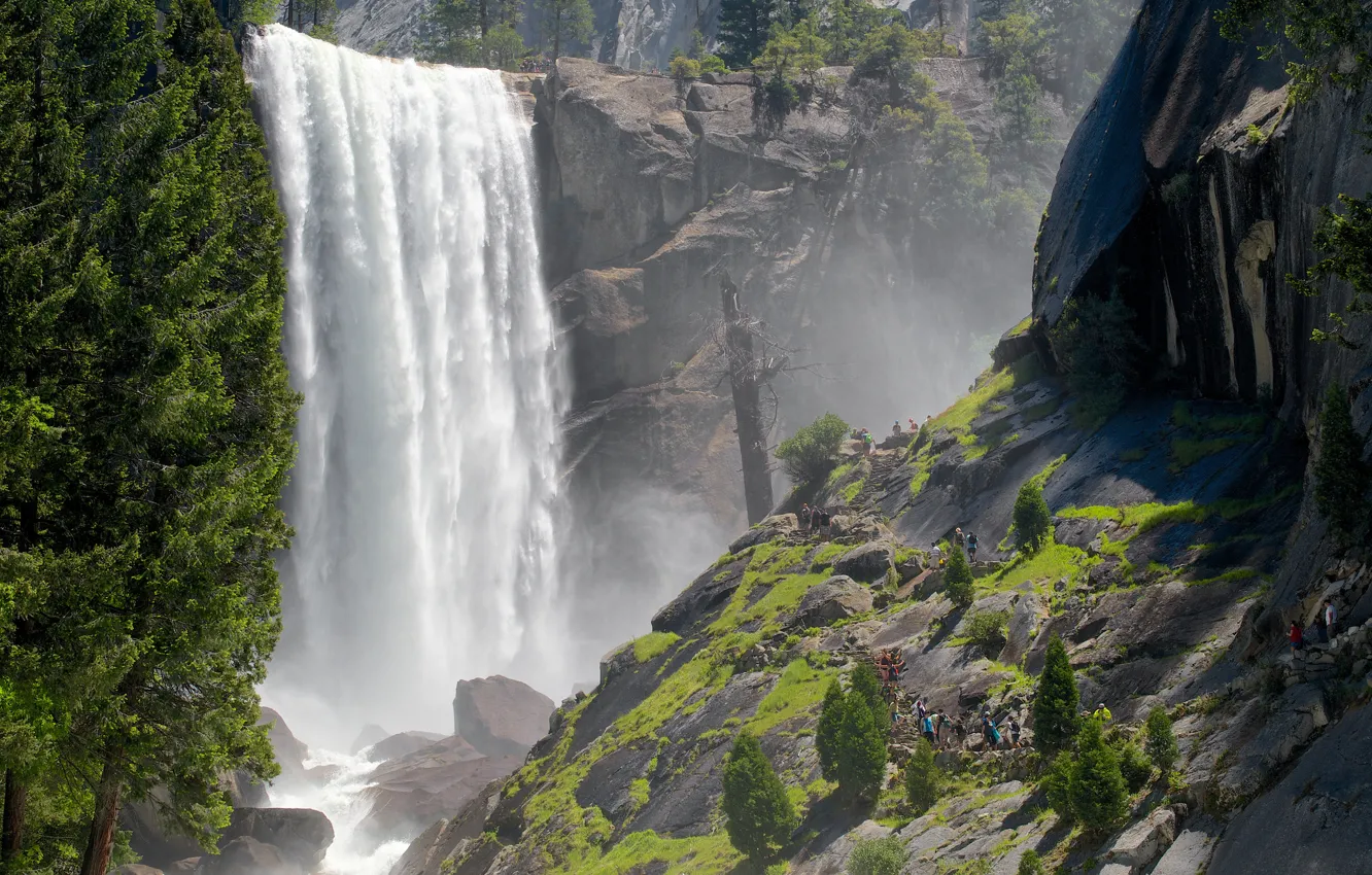 Фото обои деревья, горы, брызги, скалы, водопад, США, Yosemite National Park, Сьерра-Невада