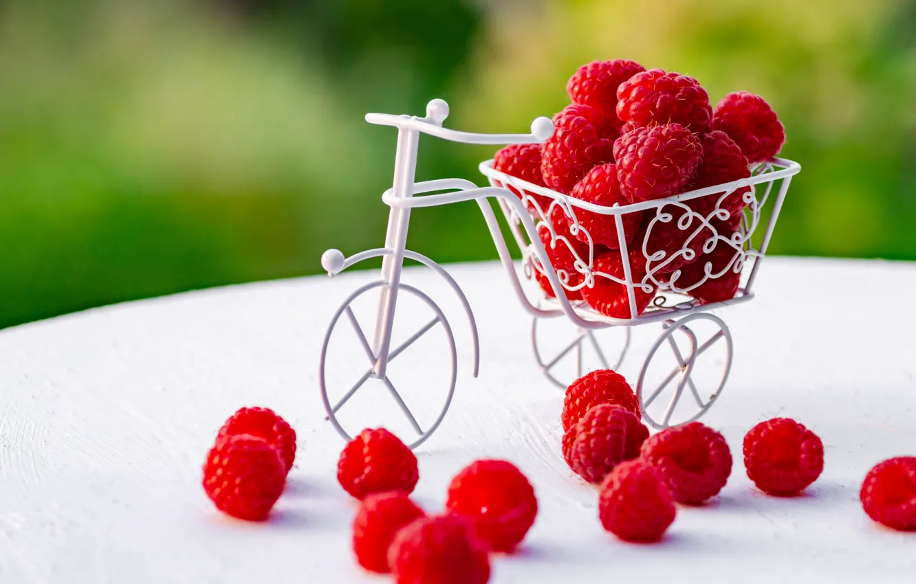 Фото обои ягоды, малина, Велосипед