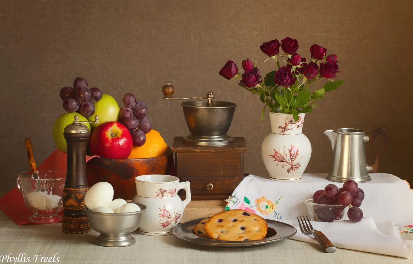 Фото обои яблоки, розы, яйца, букет, печенье, виноград, посуда, натюрморт