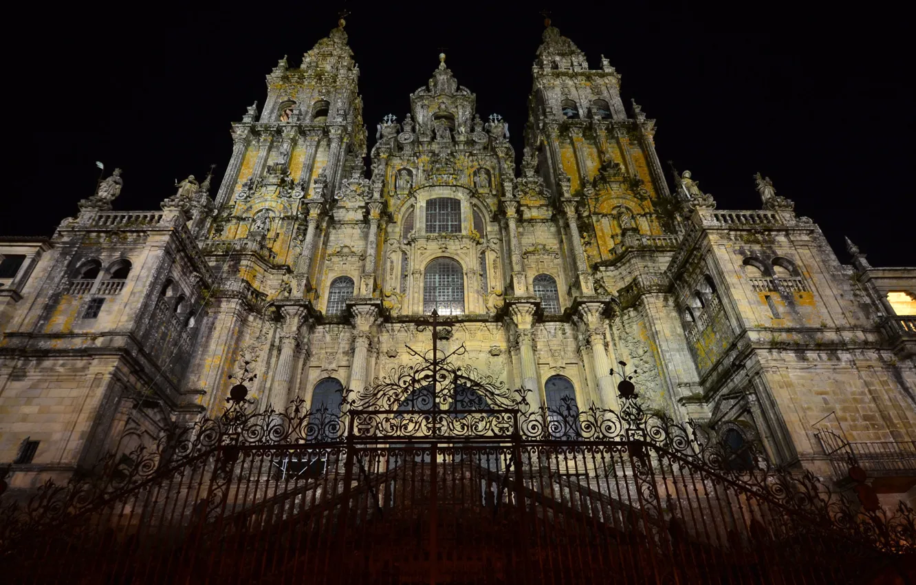 Фото обои небо, ночь, город, огни, собор, архитектура, Испания