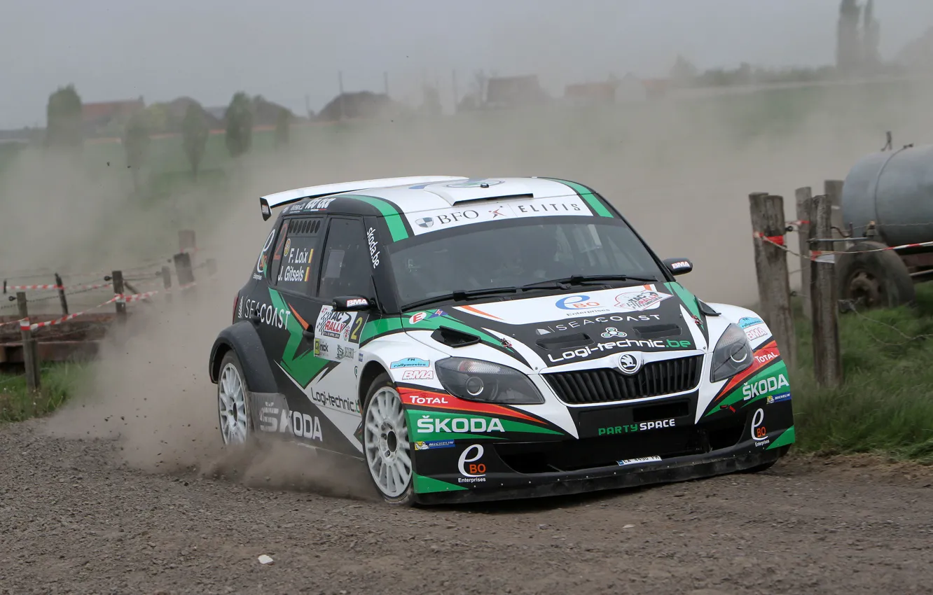 Фото обои Пыль, Rally, Skoda, Fabia, Loix