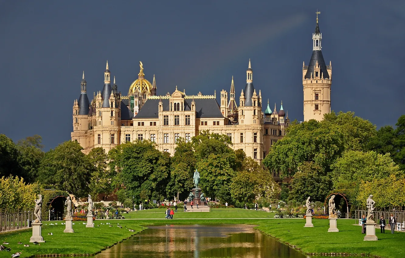 Фото обои пруд, парк, Германия, Germany, скульптуры, Шверинский замок, Schwerin Castle