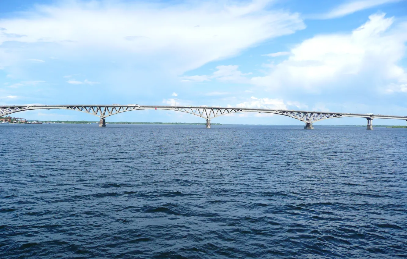 Фото обои небо, облака, мост, река, волга, Саратов