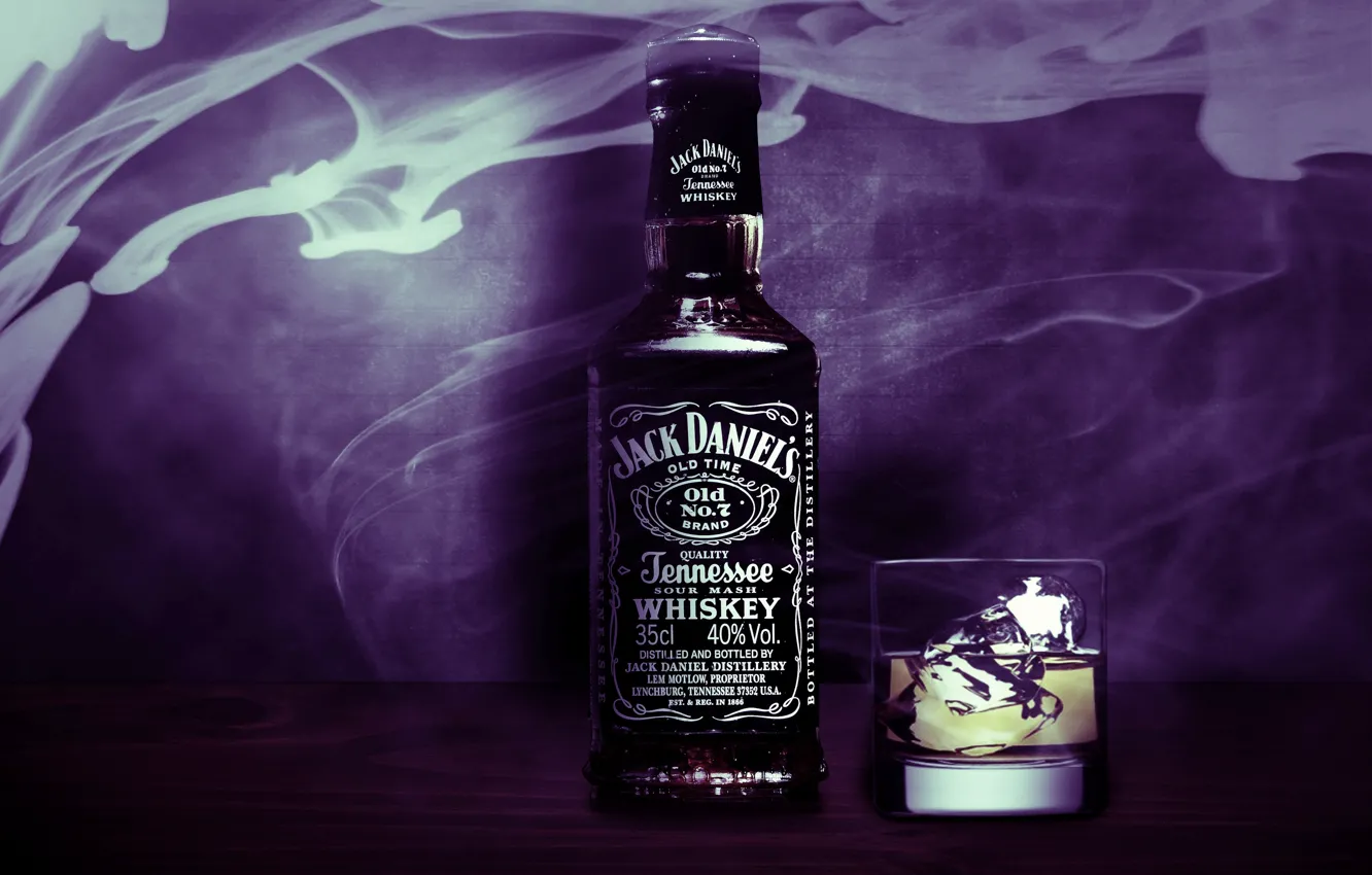 Фото обои Бутылка, Алкоголь, Jack Daniels, Фиолетовый фон, Джек Дэниэлс, Виски.